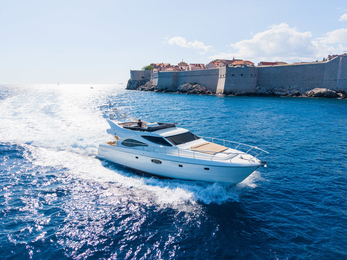 Boat & Yacht rentals